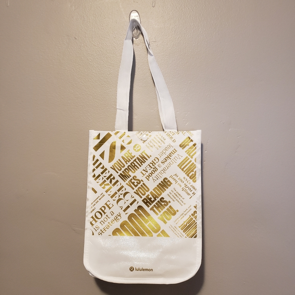 Lululemon bag
